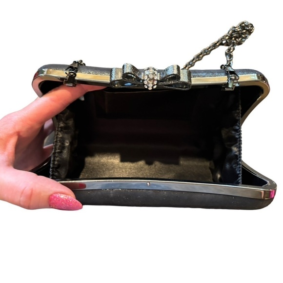 Versona Black Hard Clutch with Bow and Jewel Accents - Picture 4 of 6